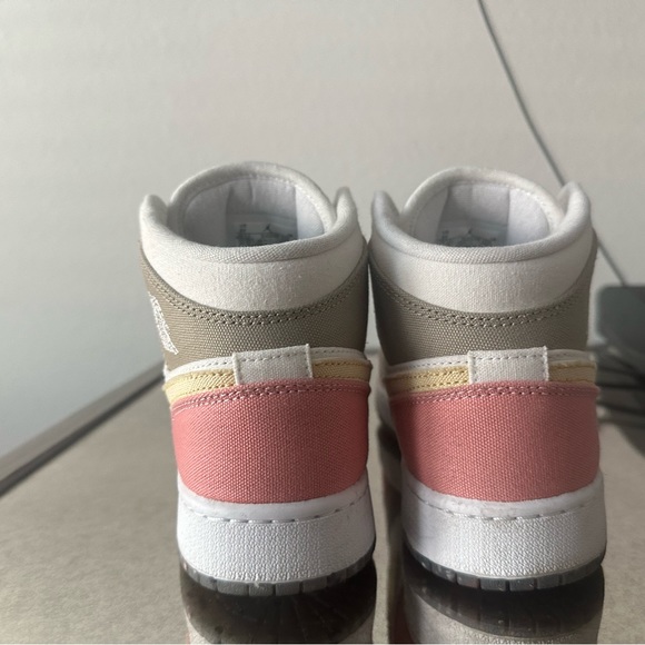 White/pink/gray - Picture 3 of 4